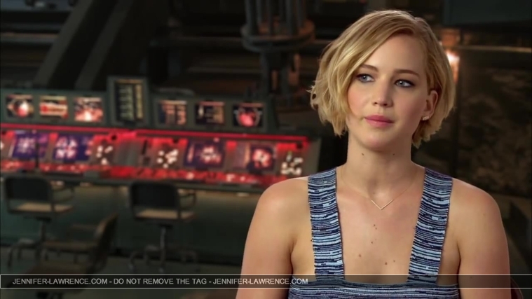 Jennifer_Lawrence_-_Mockingjay_Part_1_Cast_Interview_5BHD5D_019.jpg