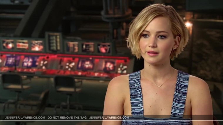 Jennifer_Lawrence_-_Mockingjay_Part_1_Cast_Interview_5BHD5D_041.jpg