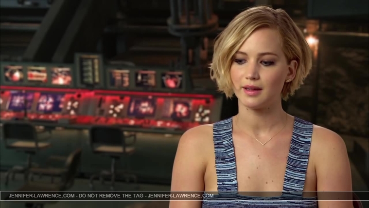 Jennifer_Lawrence_-_Mockingjay_Part_1_Cast_Interview_5BHD5D_042.jpg
