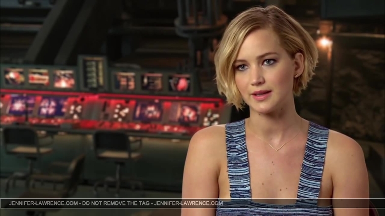 Jennifer_Lawrence_-_Mockingjay_Part_1_Cast_Interview_5BHD5D_074.jpg