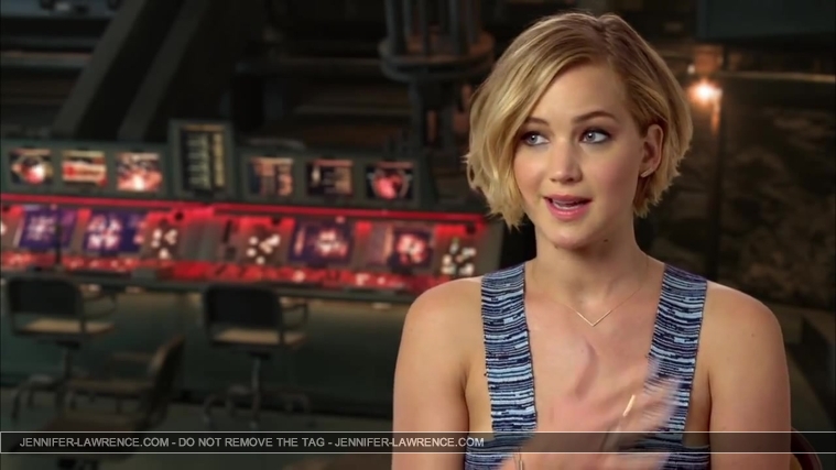 Jennifer_Lawrence_-_Mockingjay_Part_1_Cast_Interview_5BHD5D_088.jpg
