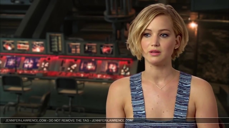 Jennifer_Lawrence_-_Mockingjay_Part_1_Cast_Interview_5BHD5D_107.jpg