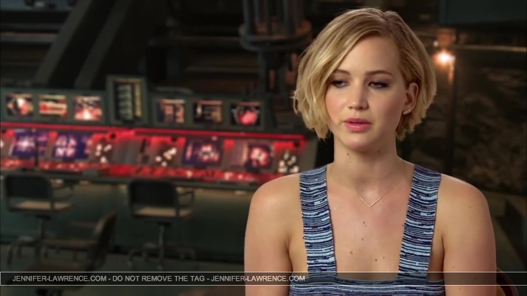 Jennifer_Lawrence_-_Mockingjay_Part_1_Cast_Interview_5BHD5D_117.jpg