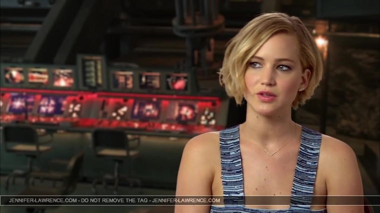 Jennifer_Lawrence_-_Mockingjay_Part_1_Cast_Interview_5BHD5D_134.jpg