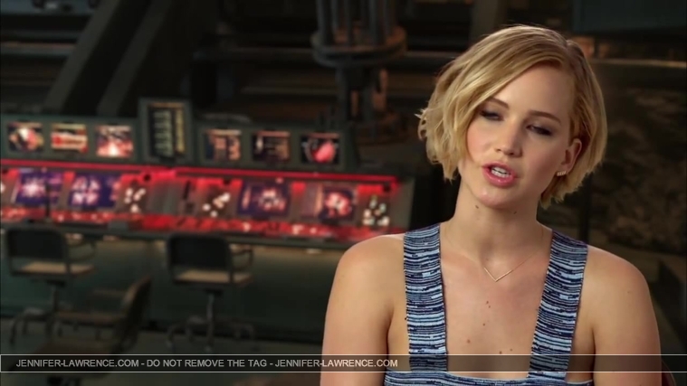 Jennifer_Lawrence_-_Mockingjay_Part_1_Cast_Interview_5BHD5D_135.jpg