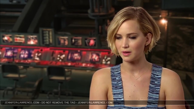 Jennifer_Lawrence_-_Mockingjay_Part_1_Cast_Interview_5BHD5D_138.jpg