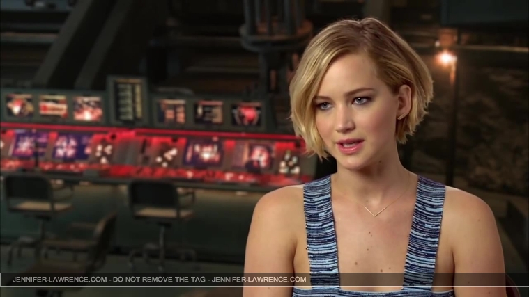 Jennifer_Lawrence_-_Mockingjay_Part_1_Cast_Interview_5BHD5D_142.jpg