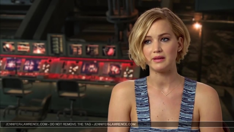 Jennifer_Lawrence_-_Mockingjay_Part_1_Cast_Interview_5BHD5D_160.jpg