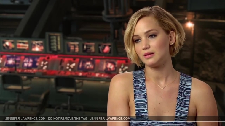 Jennifer_Lawrence_-_Mockingjay_Part_1_Cast_Interview_5BHD5D_227.jpg