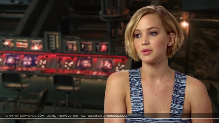 Jennifer_Lawrence_-_Mockingjay_Part_1_Cast_Interview_5BHD5D_229.jpg