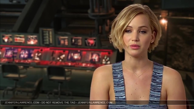 Jennifer_Lawrence_-_Mockingjay_Part_1_Cast_Interview_5BHD5D_233.jpg