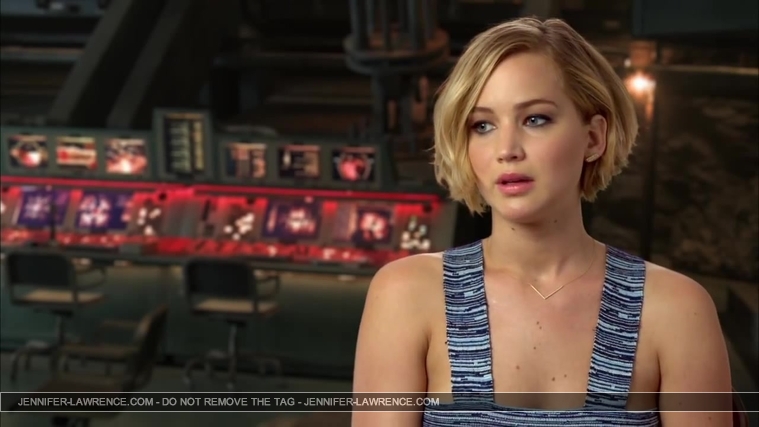 Jennifer_Lawrence_-_Mockingjay_Part_1_Cast_Interview_5BHD5D_241.jpg