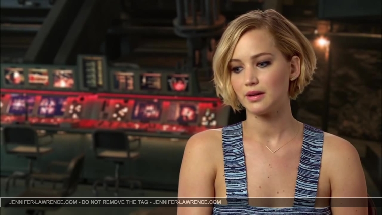 Jennifer_Lawrence_-_Mockingjay_Part_1_Cast_Interview_5BHD5D_246.jpg