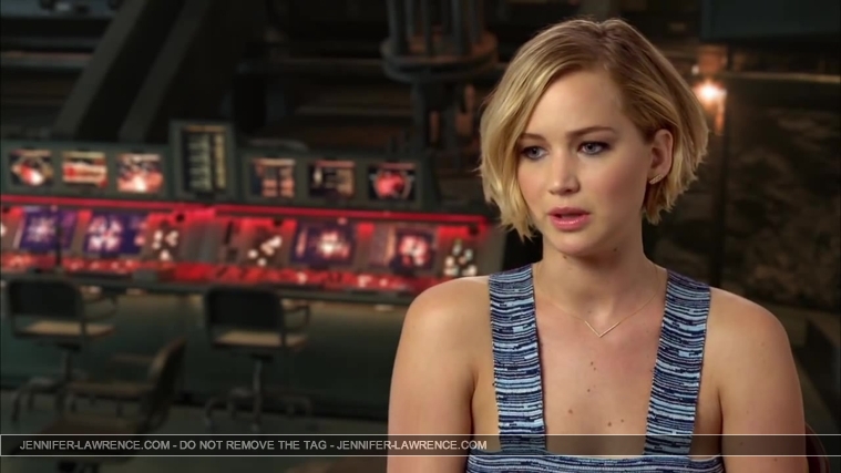 Jennifer_Lawrence_-_Mockingjay_Part_1_Cast_Interview_5BHD5D_262.jpg