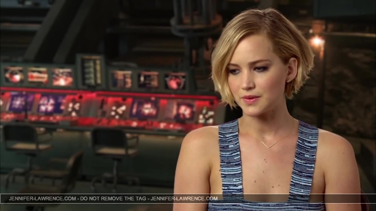 Jennifer_Lawrence_-_Mockingjay_Part_1_Cast_Interview_5BHD5D_265.jpg