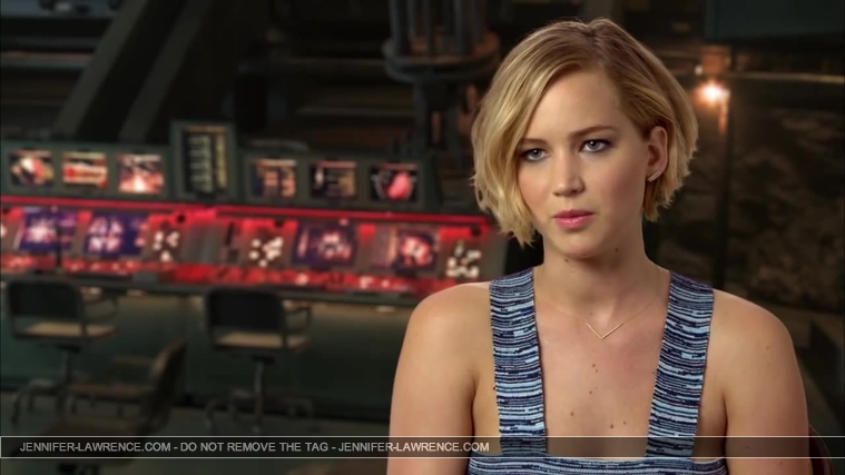 Jennifer_Lawrence_-_Mockingjay_Part_1_Cast_Interview_5BHD5D_274.jpg
