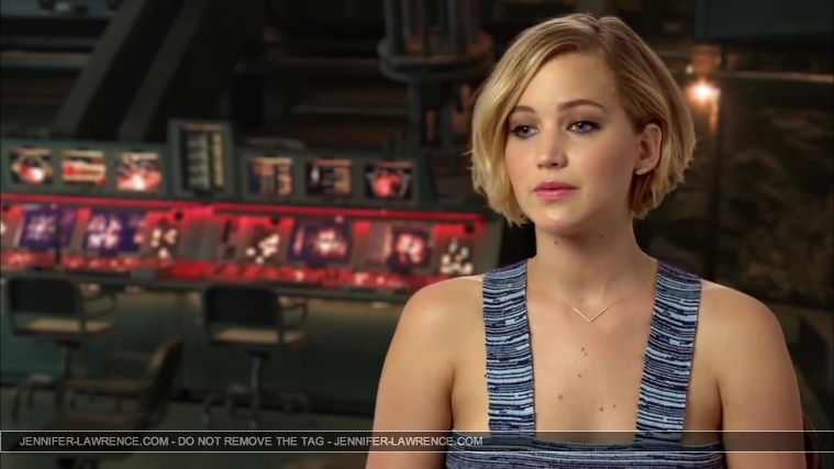 Jennifer_Lawrence_-_Mockingjay_Part_1_Cast_Interview_5BHD5D_282.jpg