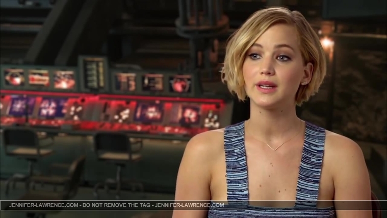 Jennifer_Lawrence_-_Mockingjay_Part_1_Cast_Interview_5BHD5D_283.jpg
