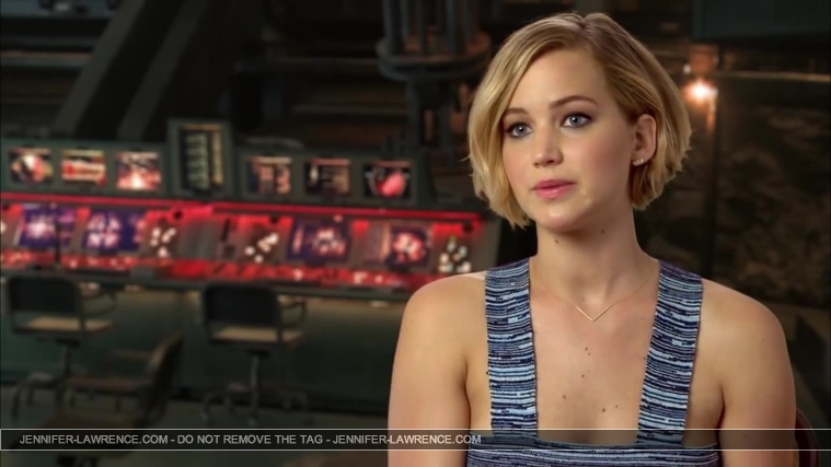 Jennifer_Lawrence_-_Mockingjay_Part_1_Cast_Interview_5BHD5D_291.jpg