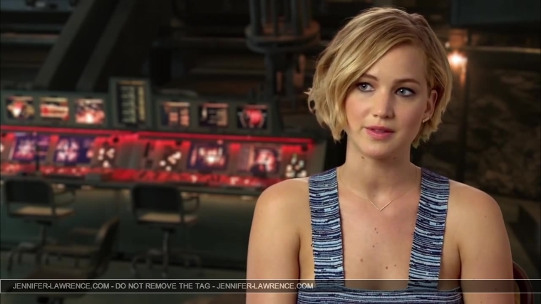 Jennifer_Lawrence_-_Mockingjay_Part_1_Cast_Interview_5BHD5D_298.jpg