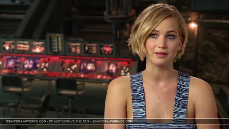 Jennifer_Lawrence_-_Mockingjay_Part_1_Cast_Interview_5BHD5D_299.jpg