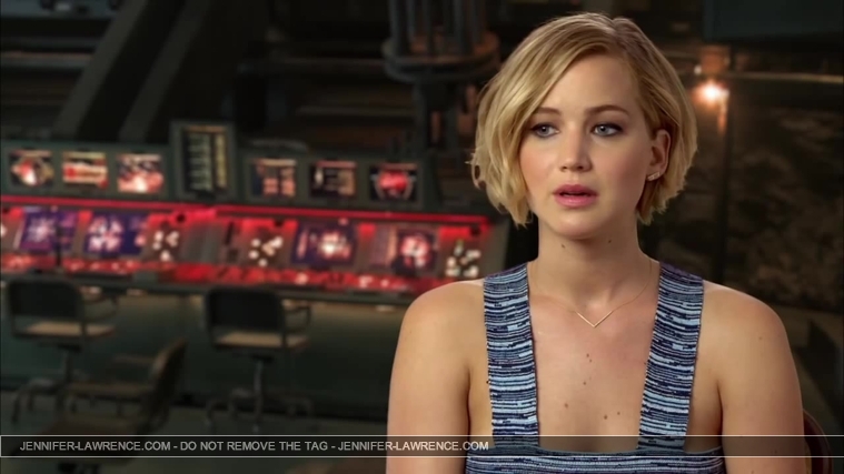 Jennifer_Lawrence_-_Mockingjay_Part_1_Cast_Interview_5BHD5D_301.jpg