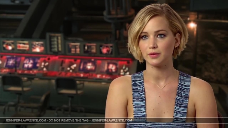 Jennifer_Lawrence_-_Mockingjay_Part_1_Cast_Interview_5BHD5D_305.jpg