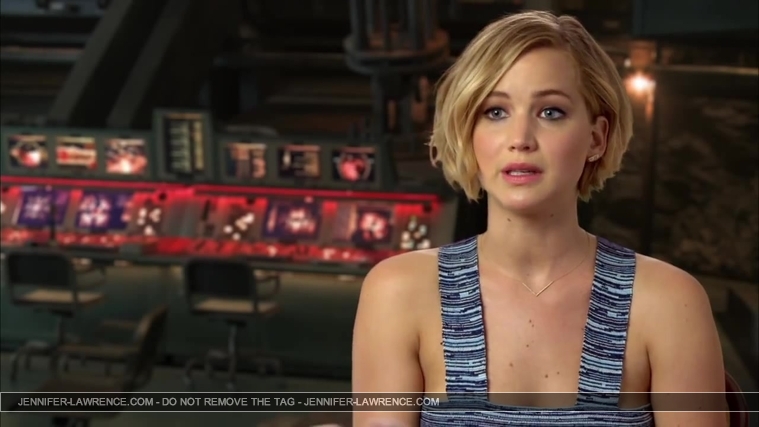 Jennifer_Lawrence_-_Mockingjay_Part_1_Cast_Interview_5BHD5D_307.jpg