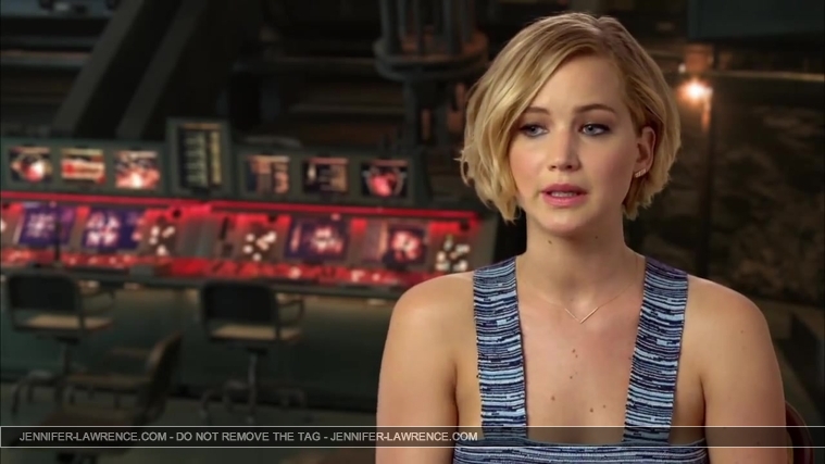 Jennifer_Lawrence_-_Mockingjay_Part_1_Cast_Interview_5BHD5D_308.jpg