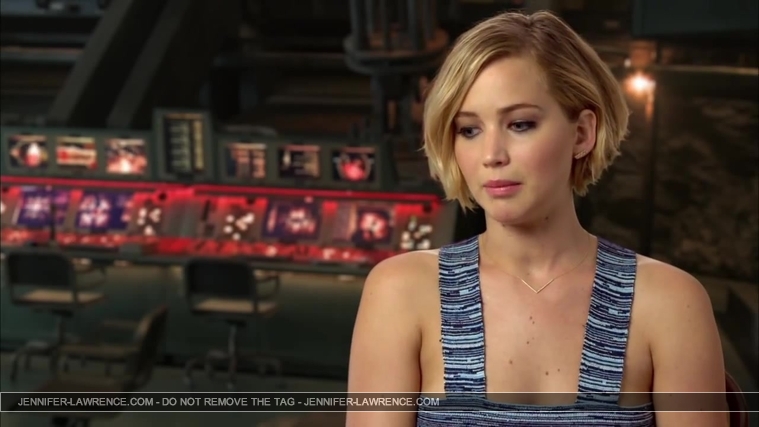 Jennifer_Lawrence_-_Mockingjay_Part_1_Cast_Interview_5BHD5D_310.jpg