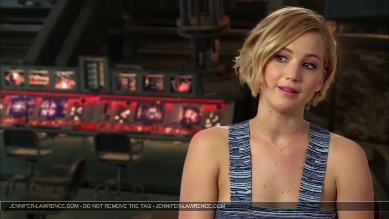 Jennifer_Lawrence_-_Mockingjay_Part_1_Cast_Interview_5BHD5D_313.jpg