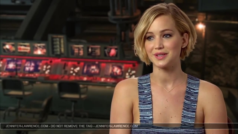 Jennifer_Lawrence_-_Mockingjay_Part_1_Cast_Interview_5BHD5D_317.jpg