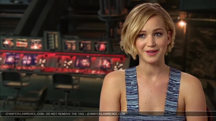 Jennifer_Lawrence_-_Mockingjay_Part_1_Cast_Interview_5BHD5D_318.jpg