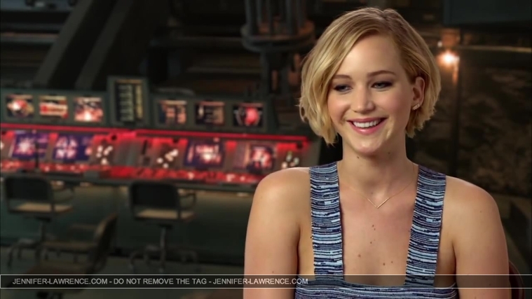 Jennifer_Lawrence_-_Mockingjay_Part_1_Cast_Interview_5BHD5D_319.jpg