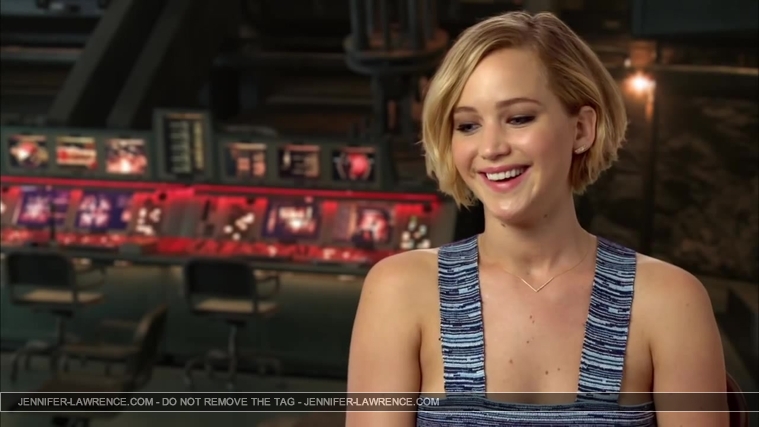 Jennifer_Lawrence_-_Mockingjay_Part_1_Cast_Interview_5BHD5D_320.jpg