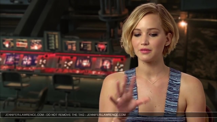 Jennifer_Lawrence_-_Mockingjay_Part_1_Cast_Interview_5BHD5D_323.jpg