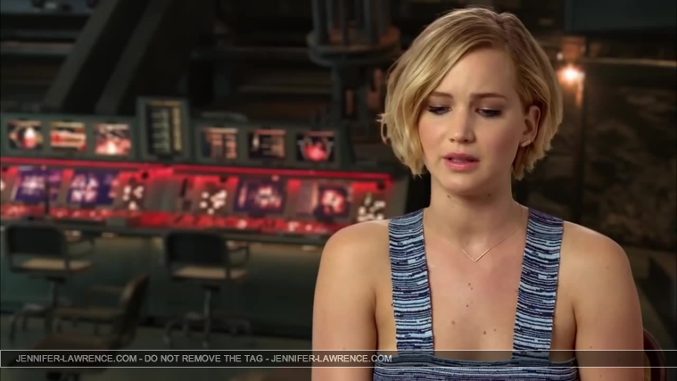 Jennifer_Lawrence_-_Mockingjay_Part_1_Cast_Interview_5BHD5D_334.jpg