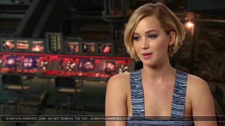 Jennifer_Lawrence_-_Mockingjay_Part_1_Cast_Interview_5BHD5D_339.jpg