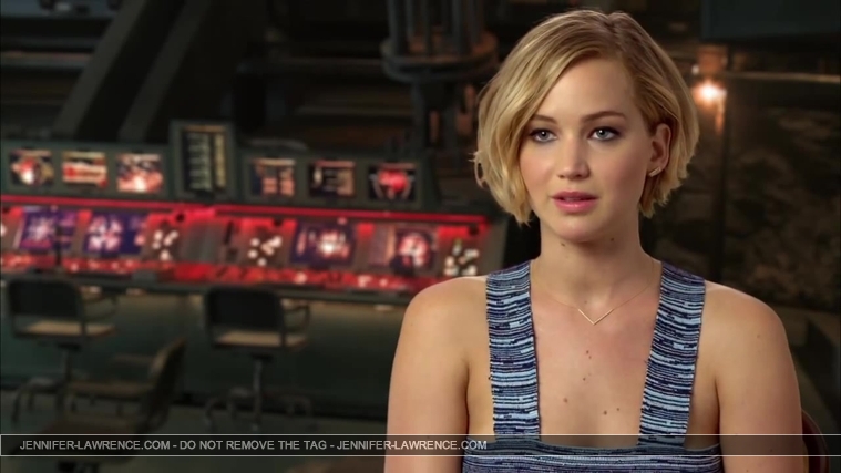 Jennifer_Lawrence_-_Mockingjay_Part_1_Cast_Interview_5BHD5D_347.jpg