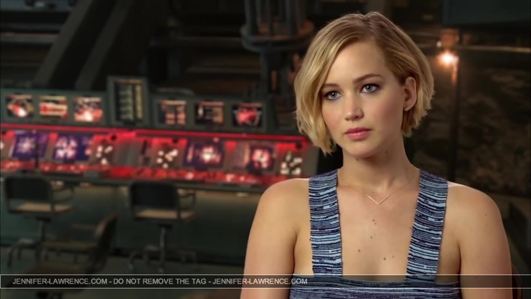 Jennifer_Lawrence_-_Mockingjay_Part_1_Cast_Interview_5BHD5D_352.jpg