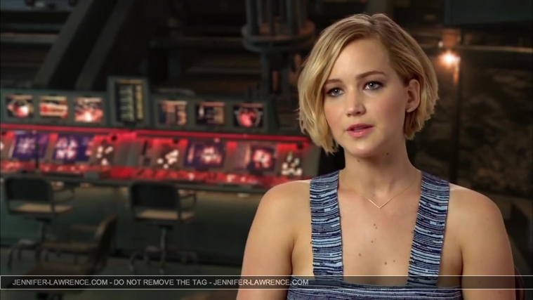 Jennifer_Lawrence_-_Mockingjay_Part_1_Cast_Interview_5BHD5D_356.jpg