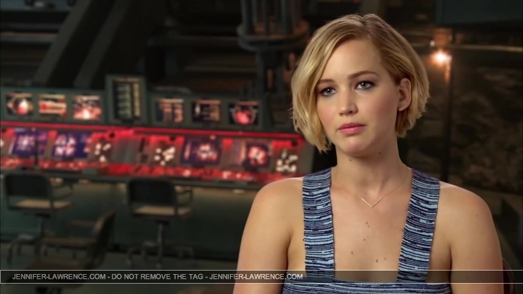 Jennifer_Lawrence_-_Mockingjay_Part_1_Cast_Interview_5BHD5D_358.jpg