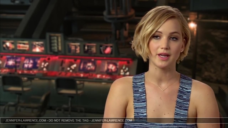 Jennifer_Lawrence_-_Mockingjay_Part_1_Cast_Interview_5BHD5D_364.jpg