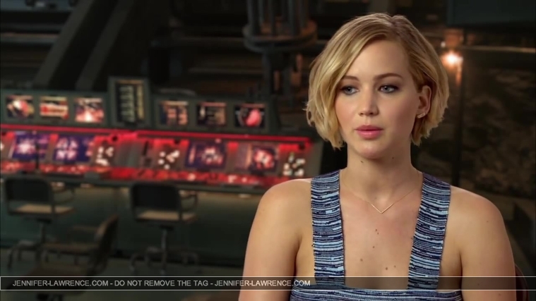 Jennifer_Lawrence_-_Mockingjay_Part_1_Cast_Interview_5BHD5D_365.jpg