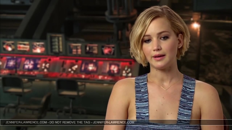 Jennifer_Lawrence_-_Mockingjay_Part_1_Cast_Interview_5BHD5D_376.jpg