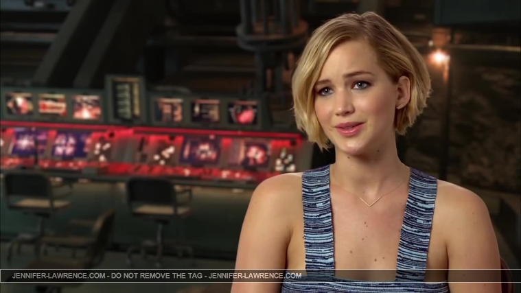 Jennifer_Lawrence_-_Mockingjay_Part_1_Cast_Interview_5BHD5D_386.jpg