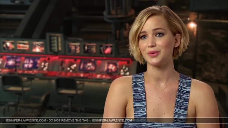 Jennifer_Lawrence_-_Mockingjay_Part_1_Cast_Interview_5BHD5D_387.jpg