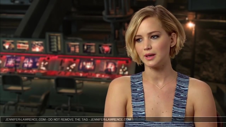 Jennifer_Lawrence_-_Mockingjay_Part_1_Cast_Interview_5BHD5D_394.jpg