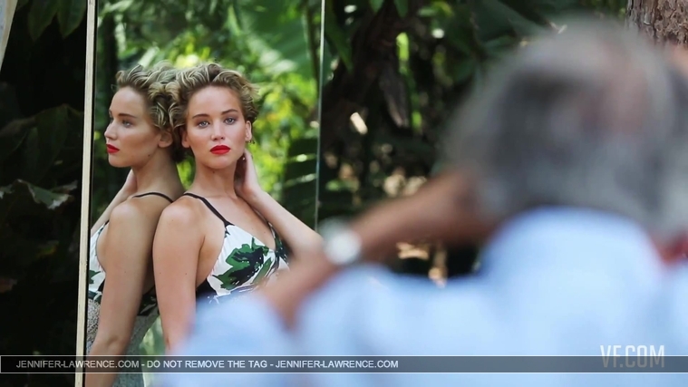 Jennifer_Lawrence_Makes_a_Splash_for_Her_Cover_Shoot_150.jpg