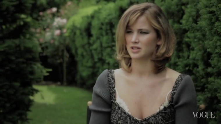 Jennifer_Lawrence_on_The_Hunger_Games_-_Vogue_Diaries_157.jpg